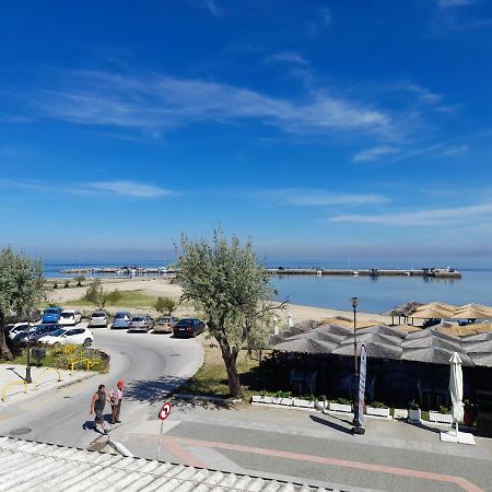 Isalos Apartments Studios Neoi Epivatai Buitenkant foto