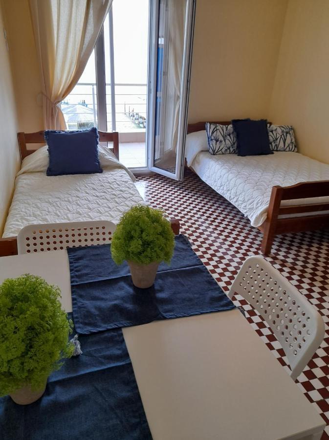 Isalos Apartments Studios Neoi Epivatai Buitenkant foto